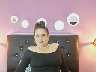 कामुक वीडियो चैट KathiaHunt