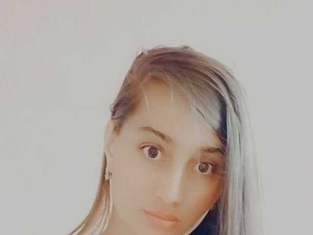 प्रोफ़ाइल की तस्वीर katie-adamss