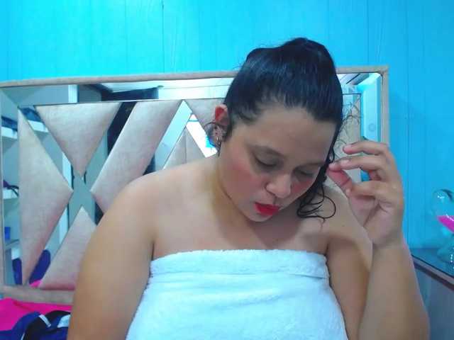 प्रसारण स्क्रीनशॉट katie-sasha