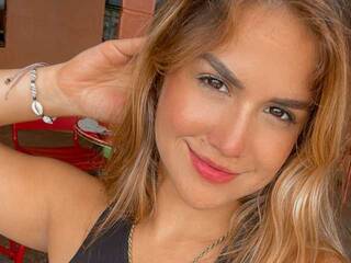 कामुक वीडियो चैट KemilF