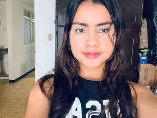 कामुक वीडियो चैट KIITTY-1