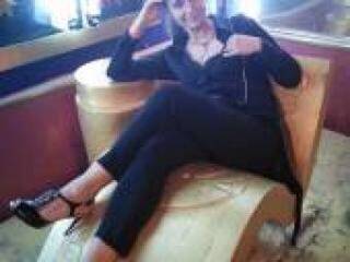 कामुक वीडियो चैट kiki1976