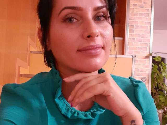 प्रोफ़ाइल की तस्वीर kikimilfy