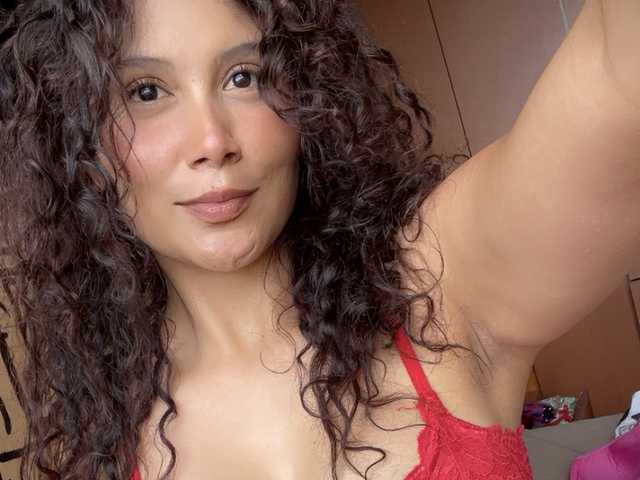 प्रोफ़ाइल की तस्वीर KinkyMila