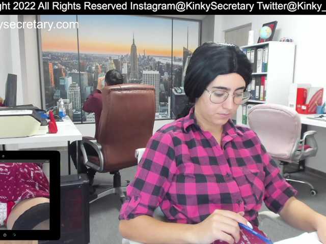 प्रसारण स्क्रीनशॉट KinkyOffice