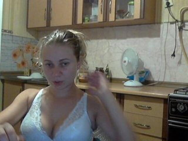 प्रसारण स्क्रीनशॉट KittenLedy