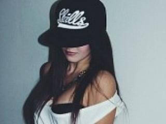 प्रोफ़ाइल की तस्वीर kittyblack