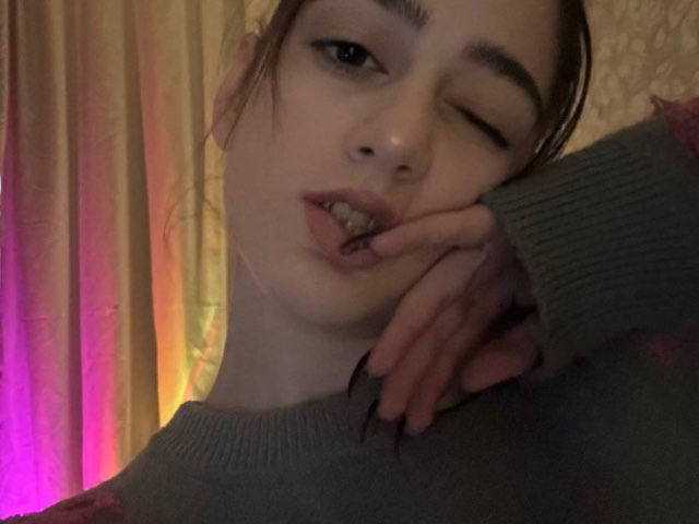 प्रोफ़ाइल की तस्वीर kristinakaram