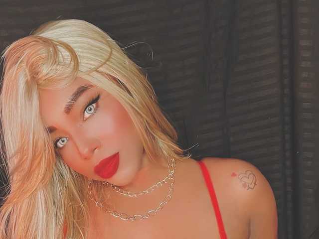 प्रोफ़ाइल की तस्वीर kylieboobs24