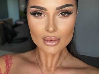 कामुक वीडियो चैट KylieSpicey