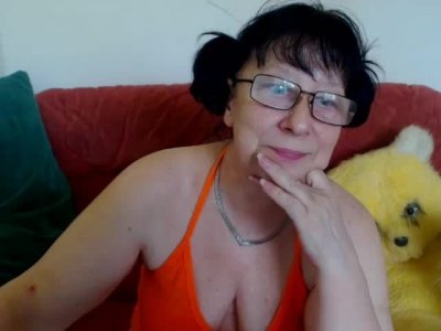 प्रोफ़ाइल की तस्वीर LadyMature56