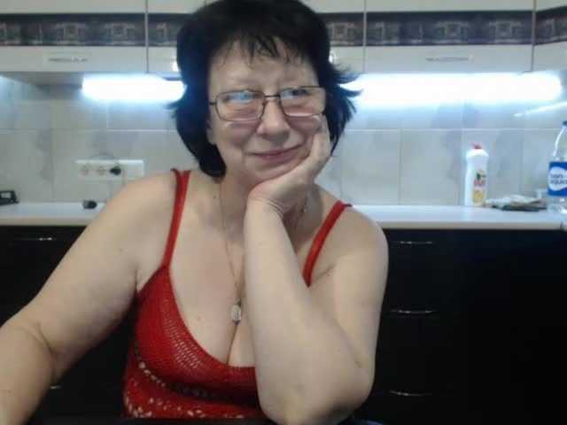 प्रोफ़ाइल की तस्वीर LadyMature56