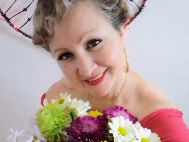 प्रोफ़ाइल की तस्वीर LADYQUEEN520