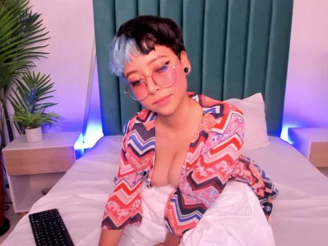 तस्वीरें LaiaEvans Can you be my daddy// New little virgin girl over here // @GOAL Full naked // Every 80 tks i'll loose a clothe // Dont forget to follow me