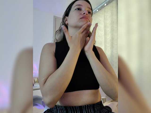 प्रसारण स्क्रीनशॉट LarisaMaia