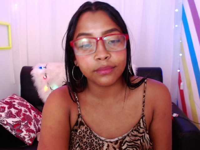 प्रसारण स्क्रीनशॉट Laura-Cherry