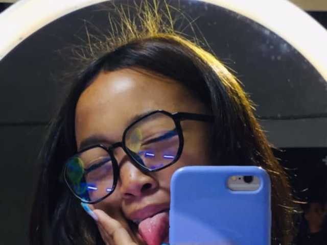 प्रोफ़ाइल की तस्वीर Laura1881