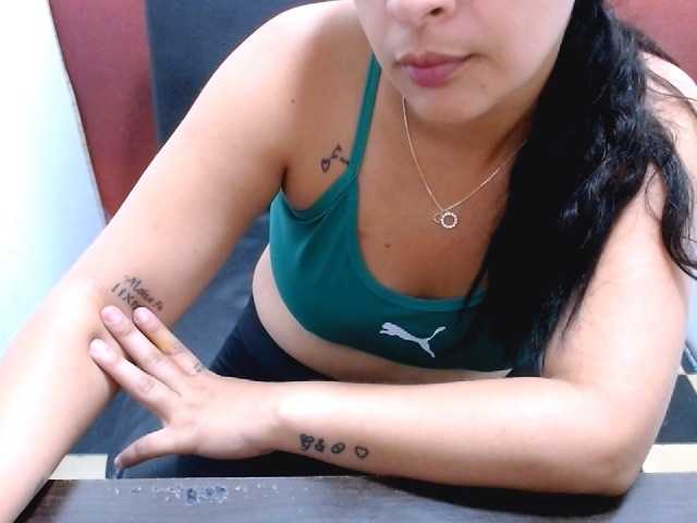 प्रसारण स्क्रीनशॉट laurahottt