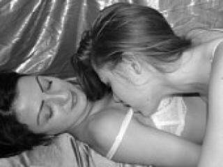 कामुक वीडियो चैट lesbiloveee