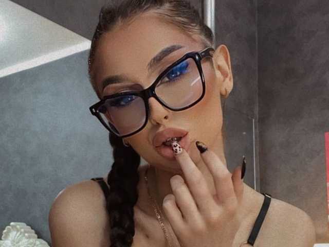 प्रोफ़ाइल की तस्वीर LexyFox