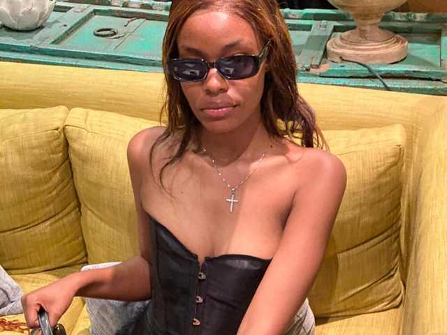 प्रोफ़ाइल की तस्वीर Lillie-03