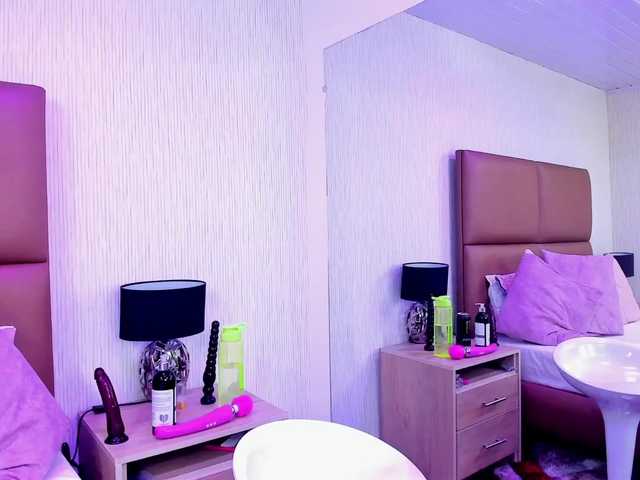 प्रसारण स्क्रीनशॉट LilyMiller