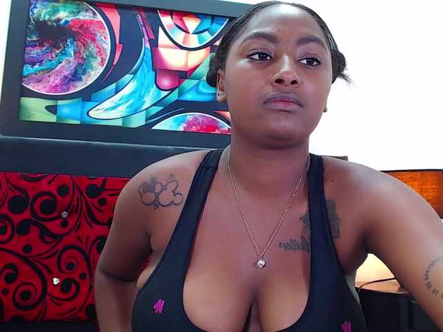 तस्वीरें linacabrera welcome guys come n see me #naked #wild #naughty im a #ebony #latina #kinky #cute #bigtits enjoy with me in #pvt or just tip if u like the view #deepthroat #sexy #dildo #blowjob #CAM2CAM