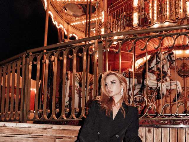 प्रोफ़ाइल की तस्वीर LisaRed