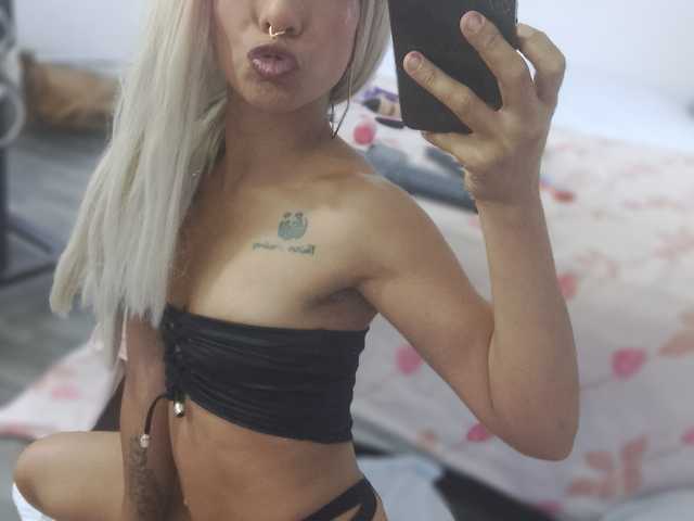 प्रोफ़ाइल की तस्वीर Laura_cocksucker