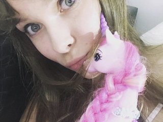 प्रोफ़ाइल की तस्वीर LittleKitty69