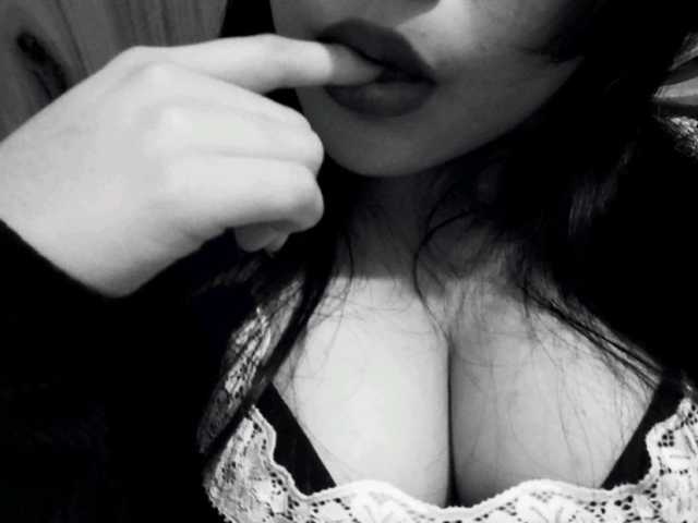 प्रोफ़ाइल की तस्वीर VALEN_TINA00