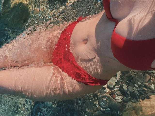 प्रोफ़ाइल की तस्वीर LollaQuins