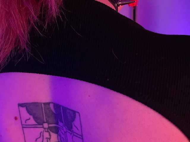 प्रोफ़ाइल की तस्वीर LoraPalmer