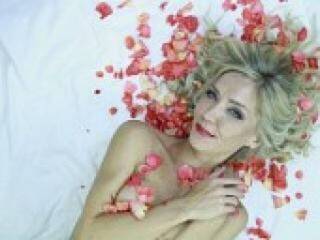 कामुक वीडियो चैट lovelylaura