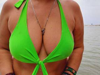 कामुक वीडियो चैट LoveTinaa56