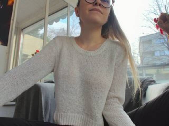 प्रसारण स्क्रीनशॉट lucydevlin