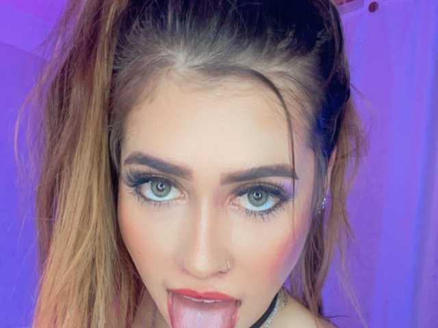 प्रोफ़ाइल की तस्वीर LucyRouse
