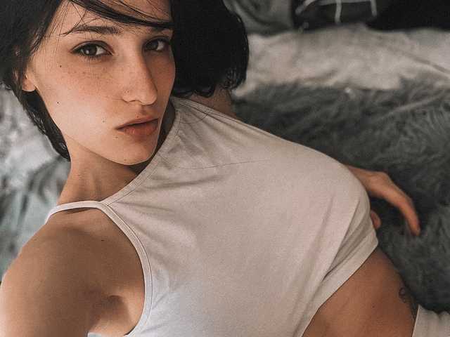 प्रोफ़ाइल की तस्वीर LuxBrunette