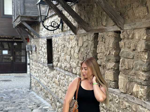 प्रोफ़ाइल की तस्वीर LuxuryAlya8