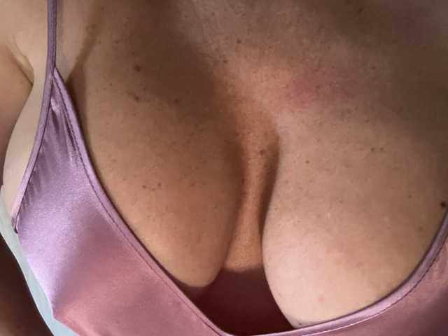 प्रोफ़ाइल की तस्वीर Luxxxbabe2221