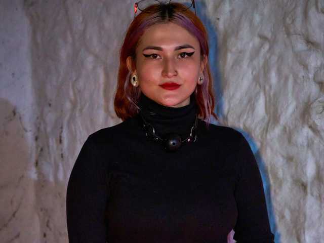 प्रोफ़ाइल की तस्वीर madame-ibby