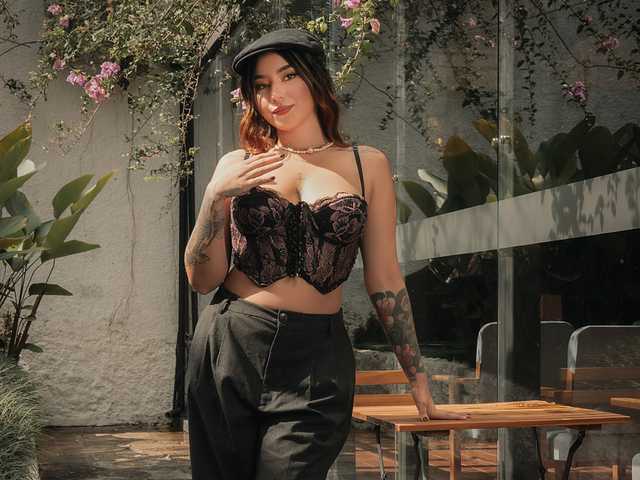 प्रोफ़ाइल की तस्वीर MaddisonCollins