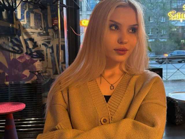 प्रोफ़ाइल की तस्वीर maebarbie