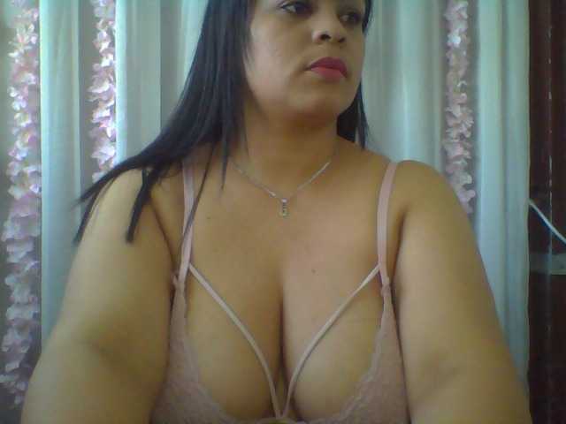 तस्वीरें mafersmile #latina #bigboobs #bbw #mature #mistress