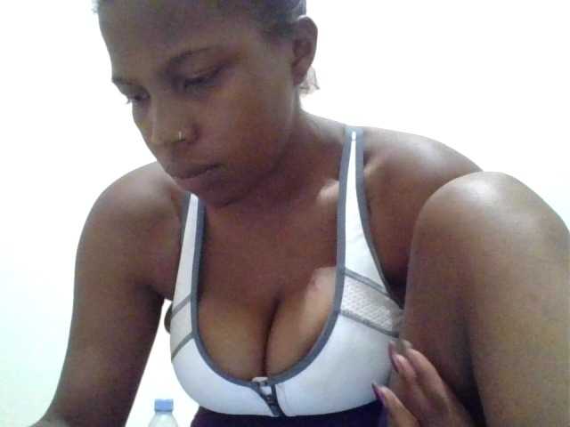 प्रसारण स्क्रीनशॉट MaggieMie