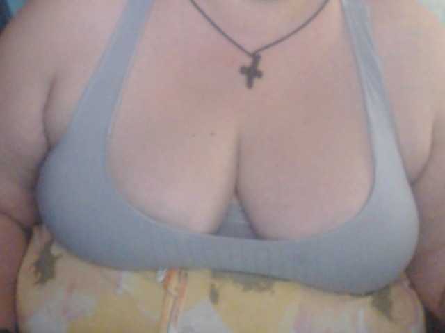 तस्वीरें mayalove4u lush its on ,1 to make my toy vibra, 5 for like e,15#tits 20 #ass 25 #pussy #lush on , please one tip