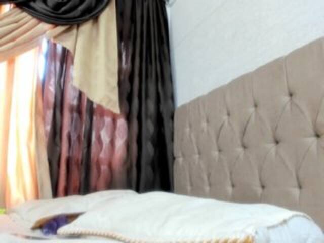 प्रसारण स्क्रीनशॉट megan-rose