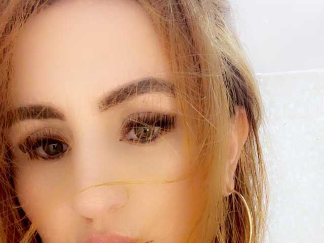 प्रोफ़ाइल की तस्वीर mia-lourence