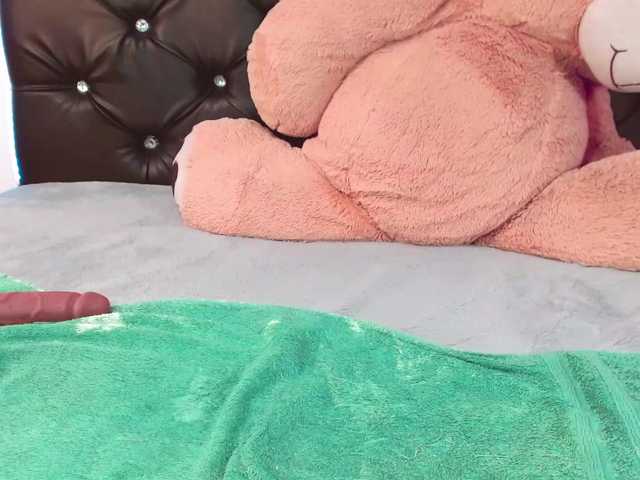 प्रसारण स्क्रीनशॉट MiaaDavis