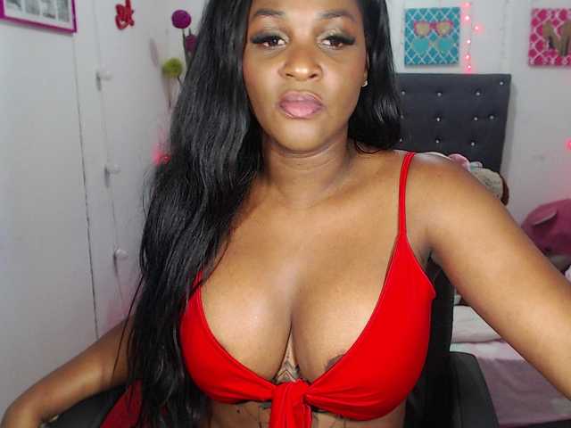 तस्वीरें miagracee Welcome to my room everybody! i am a #beautiful #ebony #girl. #ready to make u #cum as much as you can on #pvt. #sexy #mature #colombian #latina #bigass #bigboobs #anal. My #lovense is #on! #CAM2CAM #CUMSHOW GOAL
